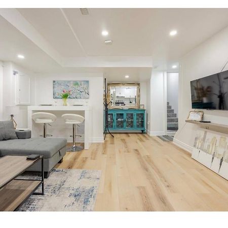 Luxurious 1000 Sq Ft Oasis Διαμέρισμα Μπράμπτον Εξωτερικό φωτογραφία